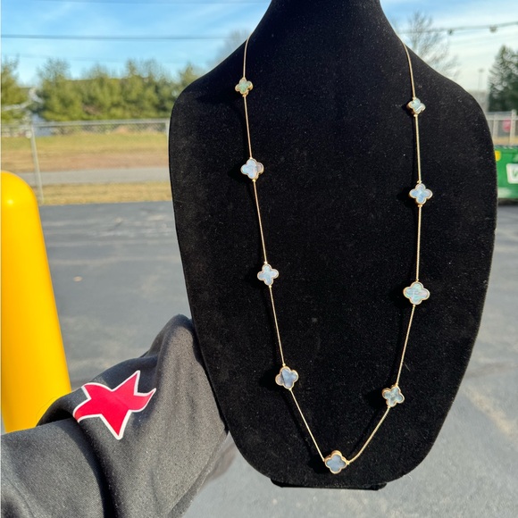 TAMIKA ROUND CUT WHITEGOLD BRIDAL WEDDING RING - Picture 3 of 14